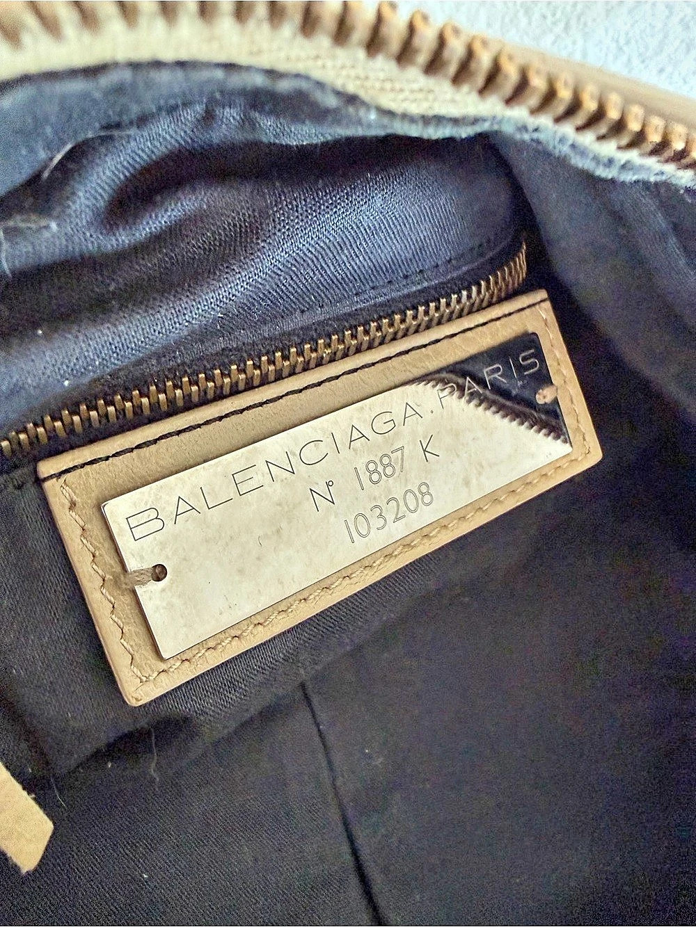 Balenciaga Classic City Bag Leather Shoulder Bag in Beige le First - Picture 8 of 10